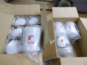 NEW 9 Fleetguard Lube Filters