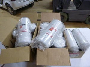 NEW 14 Fleetguard Lube Filters