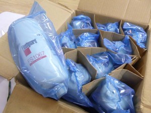 NEW 10 Fleetguard FuelWater Separator Filters