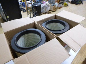 NEW 2 Fleetguard Air  Filters