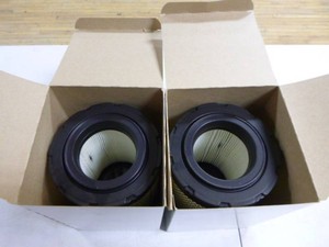 NEW 2 Fleetguard Air  Filters