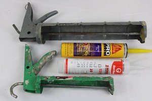 Caulk Guns & Sealants Mixed Lot