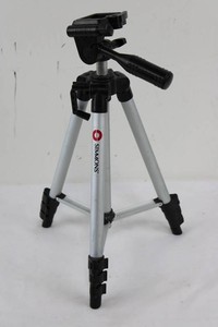 Simmons Camera Tripod With Pan Tilt Head