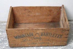 Mountain Bartletts Wooden Produce Crate