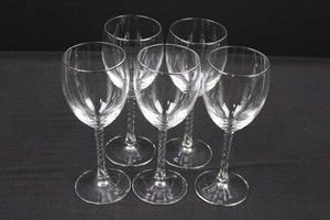 Clear Twisted Stem Wine Glasses (5)