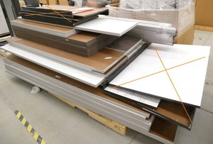 Pallet of various size table tops, approx 24