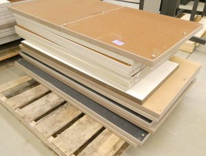 Pallet of various size tablecabinet tops, approx 16