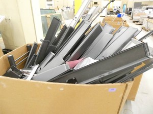 8 pallets of table, desk, cubicle parts