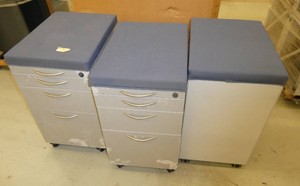 3 mobile pedestals