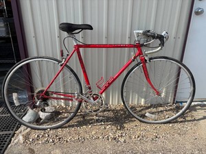 Vintage Mens Schwinn Le Tour road bike