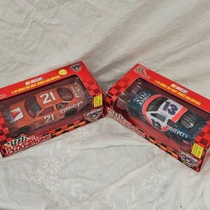2-Racing Champions 124 2 Car Nascar