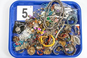 Lot of Miscellaneous Costume Jewelry