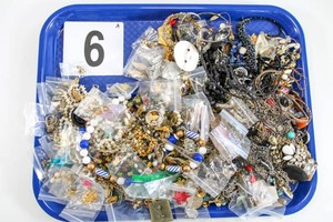 Lot of Miscellaneous Costume Jewelry