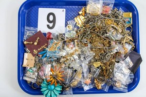 Lot of Miscellaneous Costume Jewelry