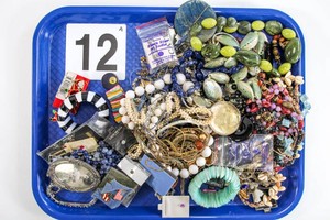 Lot of Miscellaneous Costume Jewelry