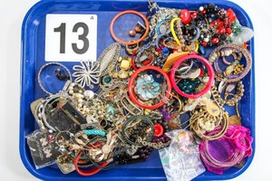 Lot of Miscellaneous Costume Jewelry