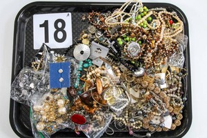 Lot of Miscellaneous Costume Jewelry