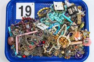 Lot of Miscellaneous Costume Jewelry