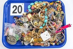 Lot of Miscellaneous Costume Jewelry