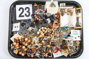 Lot of Miscellaneous Costume Jewelry