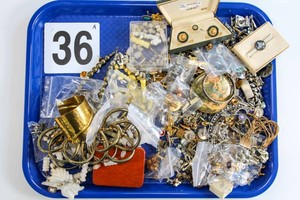 Lot of Miscellaneous Costume Jewelry