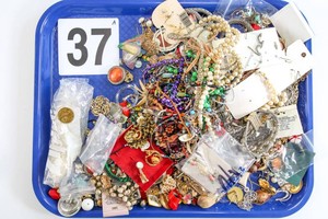 Lot of Miscellaneous Costume Jewelry