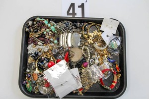 Lot of Miscellaneous Costume Jewelry
