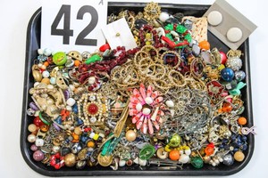 Lot of Miscellaneous Costume Jewelry