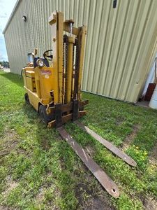 1969 Towmaster T45B LP Forklift