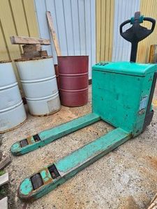 2016 Mitsubishi PW23 Electric Pallet Jack -  For Parts or Repair