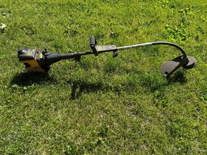 Gas String Trimmer - Poulan Pro Model 114 17in 32cc