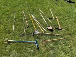 Garden Tools Mixed Lot Hoes, Rakes & Shovels