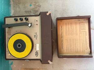 Vintage Record Player - AVES Solid State Model 1520