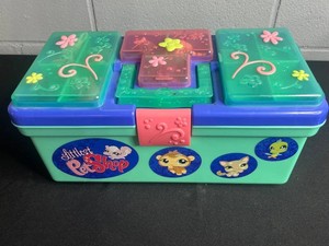 Littlest Pet Shop Carry Case With Figures