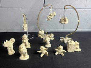 Department 56 Figurines Mixed Lot Love Is in the Air, Love Grows & Display Stands
