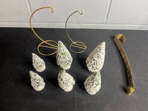 Bottlebrush Christmas Trees & Brass Display Stands Mixed Lot (6 Trees)