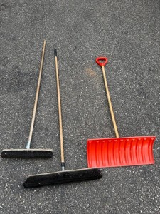 Push Brooms & Snow Shovel Mixed Lot