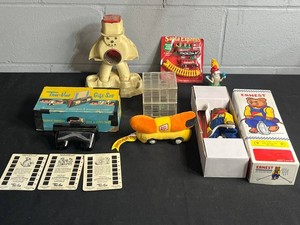 Vintage Toy & Collectible Mixed Lot Tru-Vue, Ernest, Oscar Mayer, Santa Express
