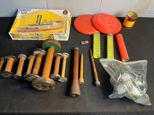 VTG Model Ship Kit (all pieces unverified) - Revell Robert E. Lee Mixed Estate Lot