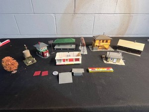 Vintage Model Railroad Buildings & Accessories Mixed Lot