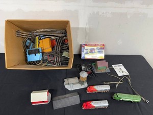 HO Scale Train Layout Mixed Lot Life-Like Trackside Shanties MRC RI-1250