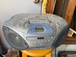 CD Cassette Boombox - RCA TwinBass Stereo