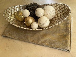 LR - Decorative Table Runner & Centerpiece Set