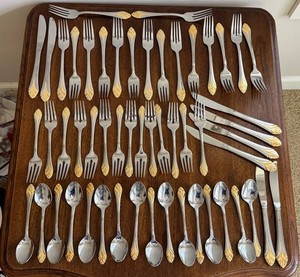 DN - Flatware Set - Cambridge Chantal Gold Accent Service for 16