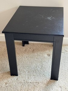 O - Lightweight Black Accent Table