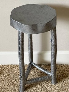 MBR - Accent Stand Petite Handmade Metal
