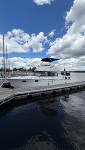 1987 Carver Yacht on the St. Croix at the Bayport Marina - No Reserve