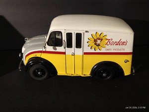 Danbury Mint 1950 Bordens Milk Truck