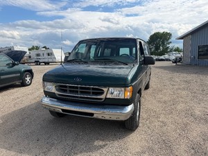 2001 Ford E150