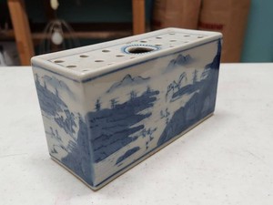 Vintage Blue White Ceramic Flower Brick Frog Vase Scenic Decor
